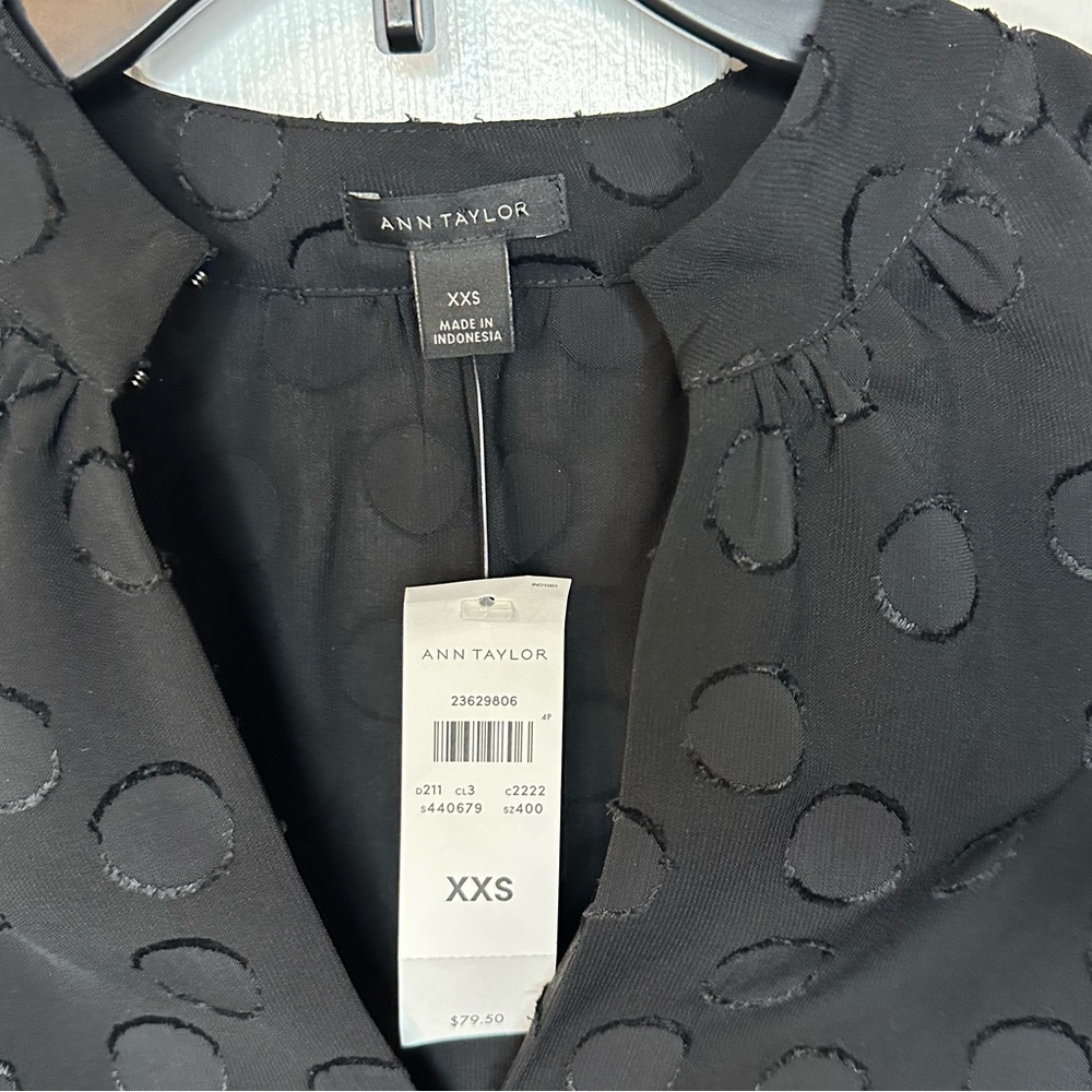 NWT Ann Taylor Womens Blouse XXS Tie Sleeve Elegant Dainty Whimsical Textured - Picture 2 of 5
